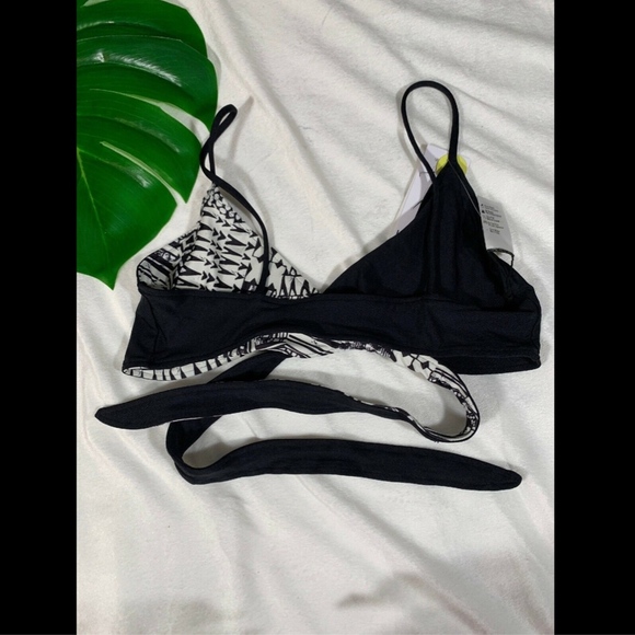 NWT L Space 'Chloe' Wrap Top Black/White‎ [SZ Medium ] - Picture 8 of 8